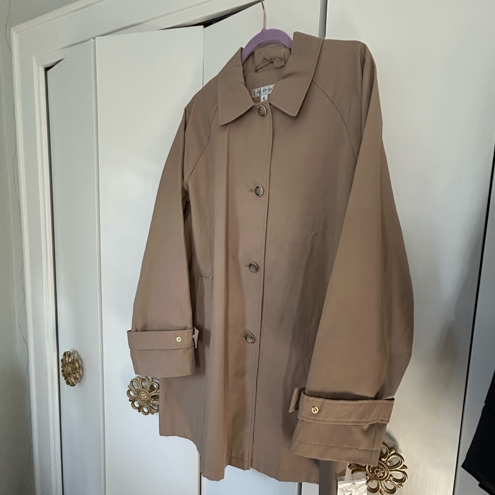 Short Khaki Swing Trench